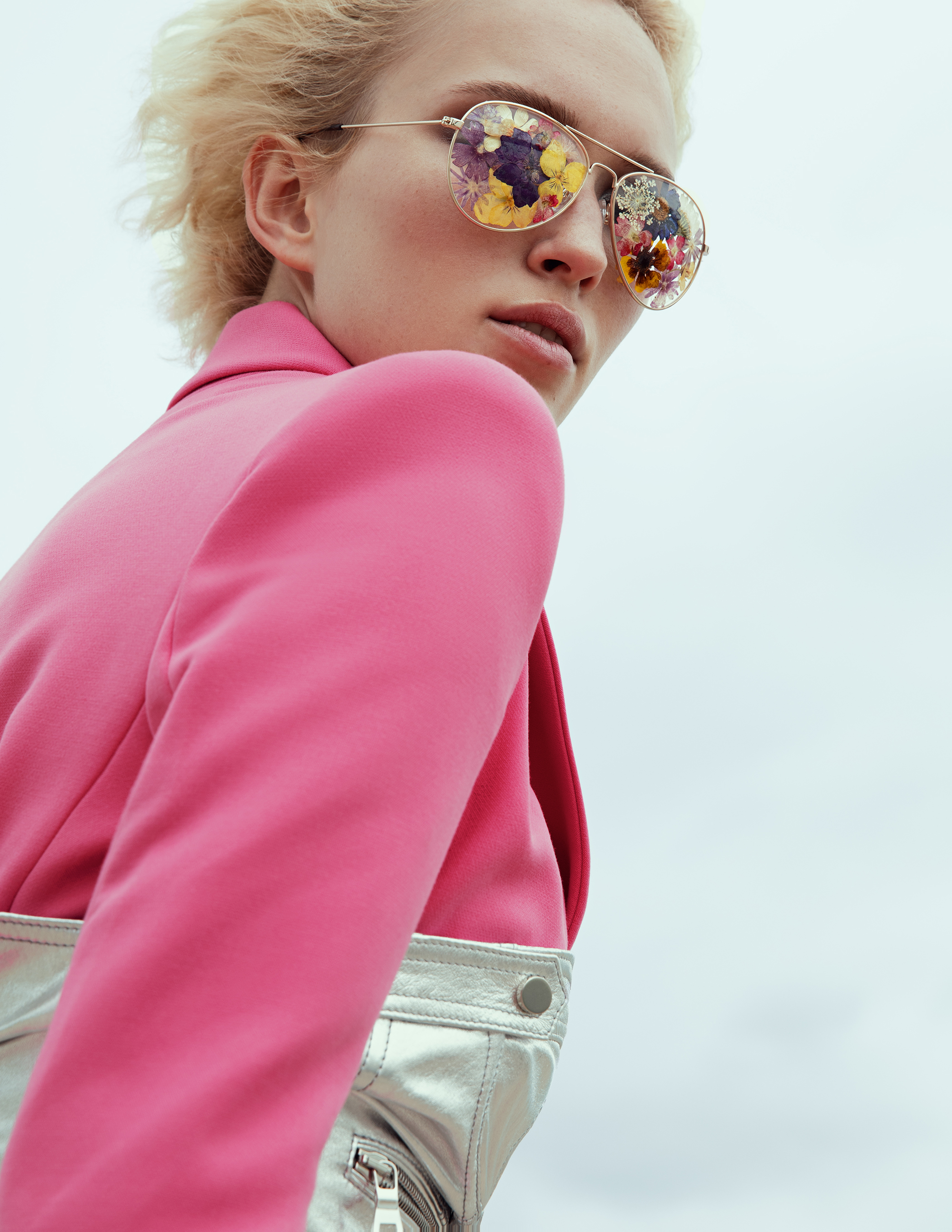 There are flowers everywhere - Editorial by Marina Schneider-Moog